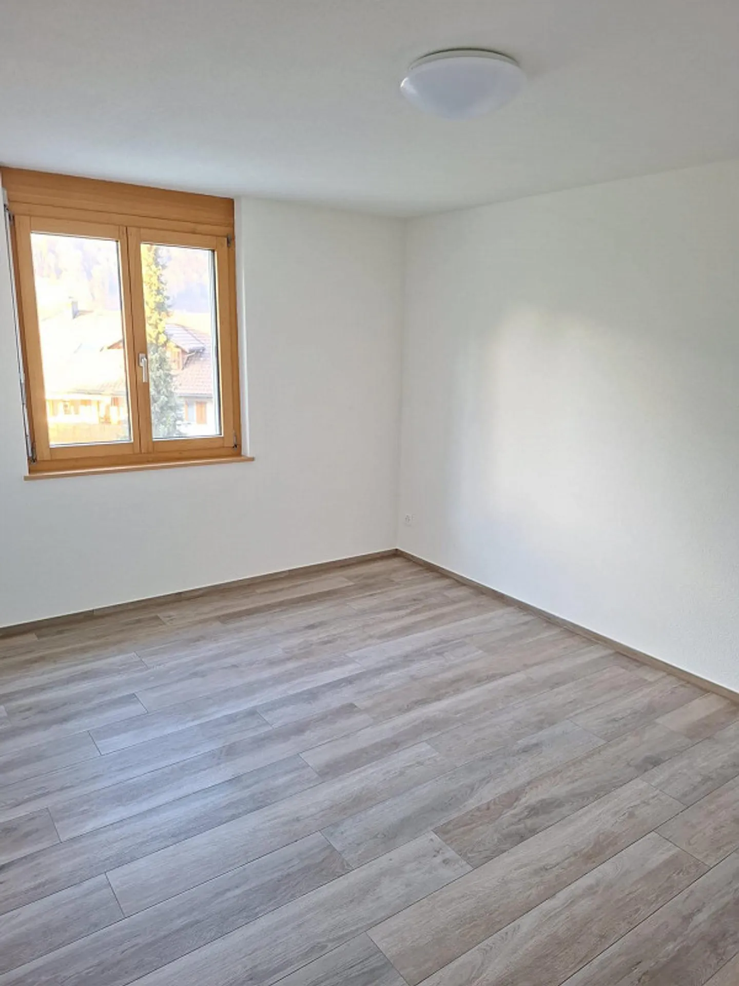 Appartamento soleggiato di 3,5 stanze con giardino d'inverno - Foto 8 di 9