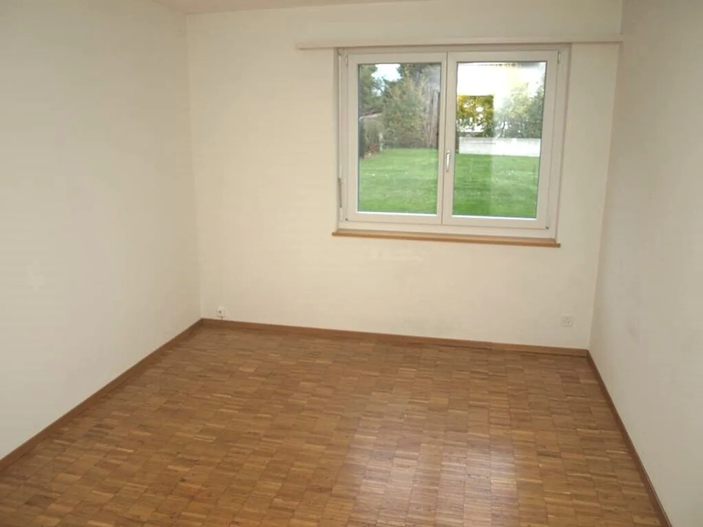 Modern 4.5-room apartment of 99 m² with garden seating area - Photo 5 of 12