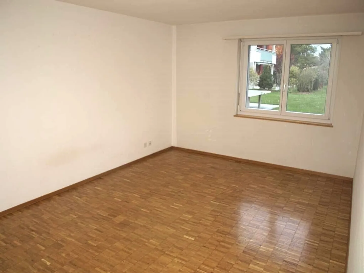 Modern 4.5-room apartment of 99 m² with garden seating area - Photo 4 of 12