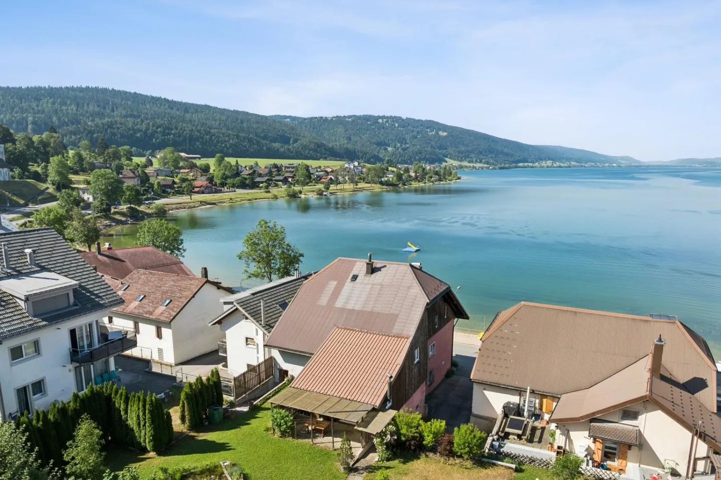 Building with promotional potential - stunning view of Lake Joux - Photo 1 of 13