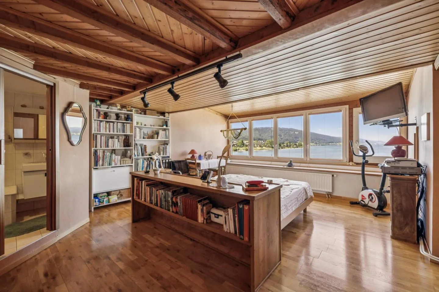 Building with promotional potential - stunning view of Lake Joux - Photo 5 of 13