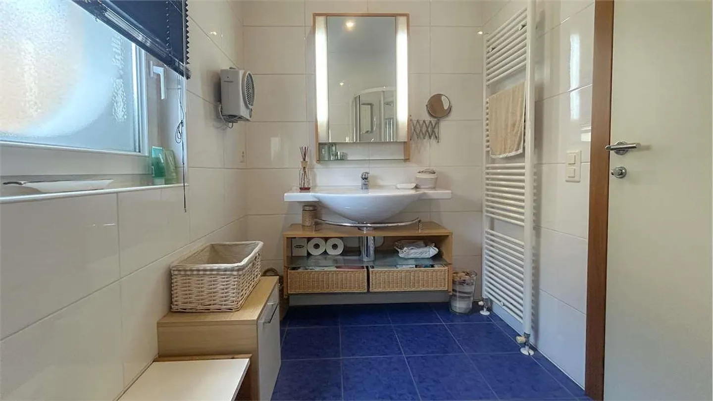 GERÄUMIGES HAUS MIT BEHEIZTEM POOL - Foto 7 von 12