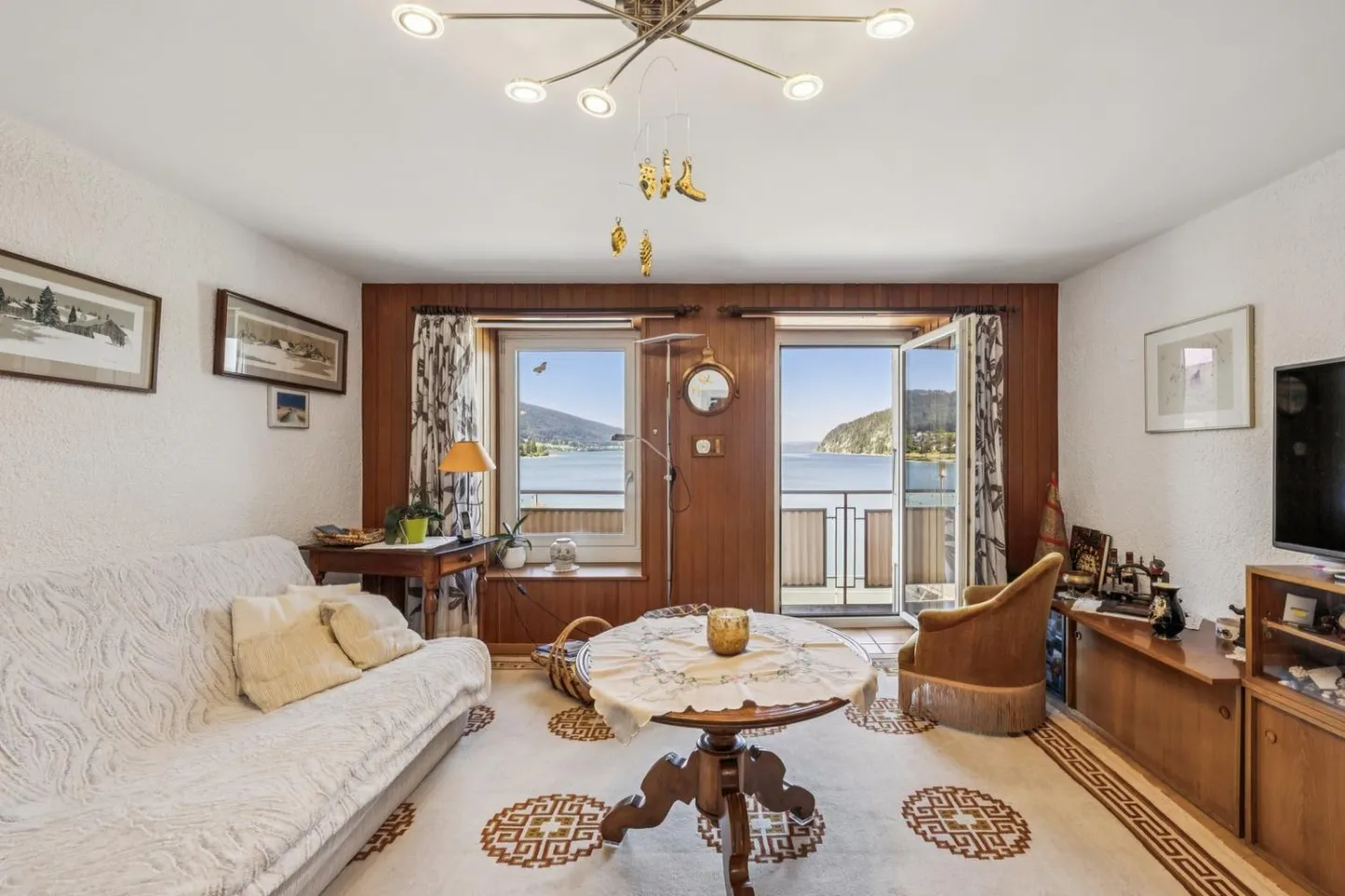 Building with promotional potential - stunning view of Lake Joux - Photo 8 of 13