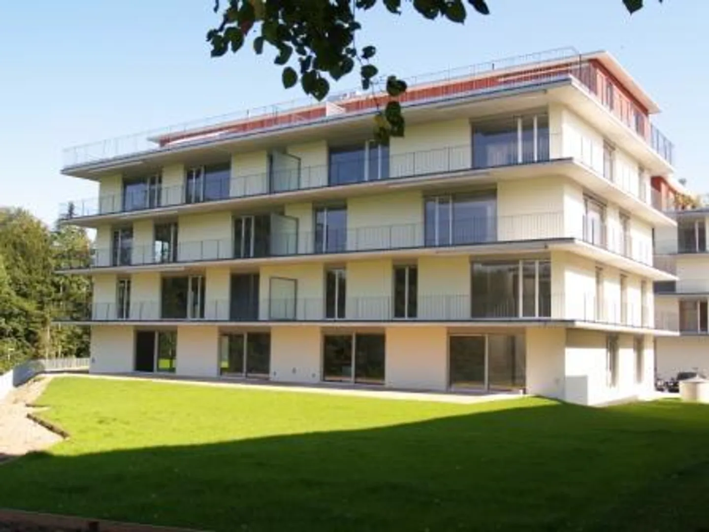 Träumen Sie nicht schon lange von einer Wohnung mit Sitzplatz? - Foto 1 von 7