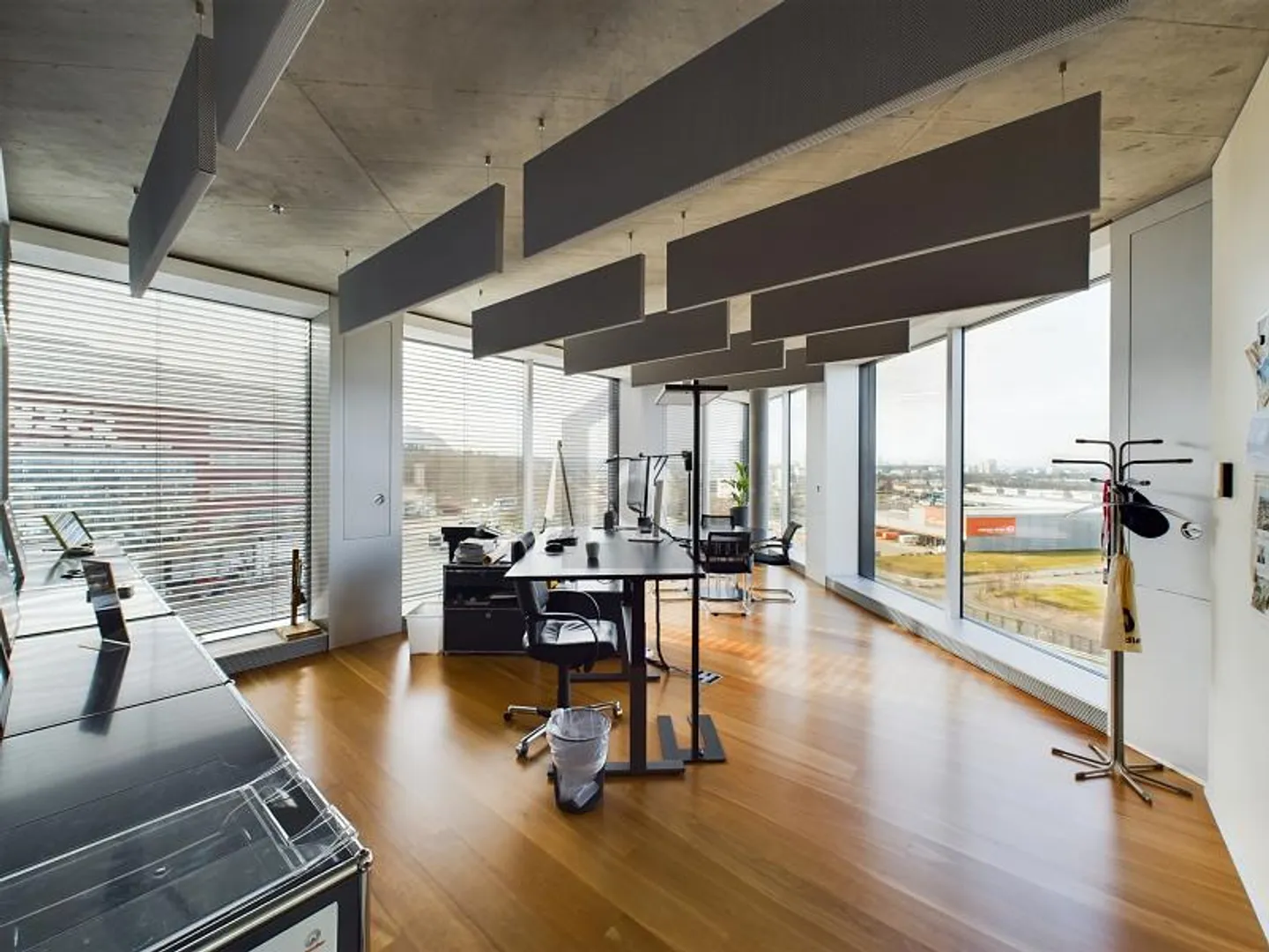 Office space for rent - Photo 5 of 6