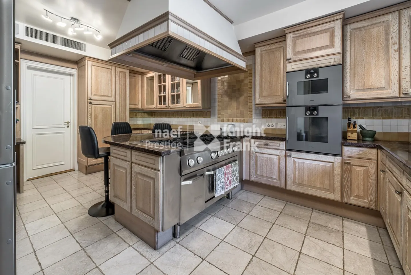 Belle propriété à Collonge-Bellerive - Photo 6 sur 10