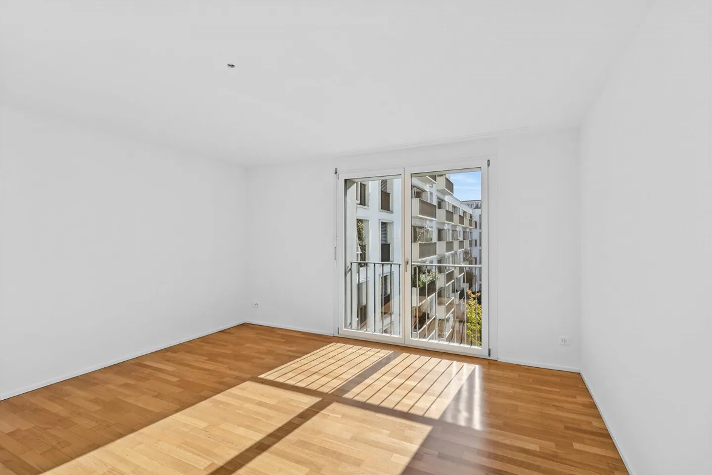 3.5-room apartment on the 2nd floor for rent in 8048 Zurich - Photo 4 of 7