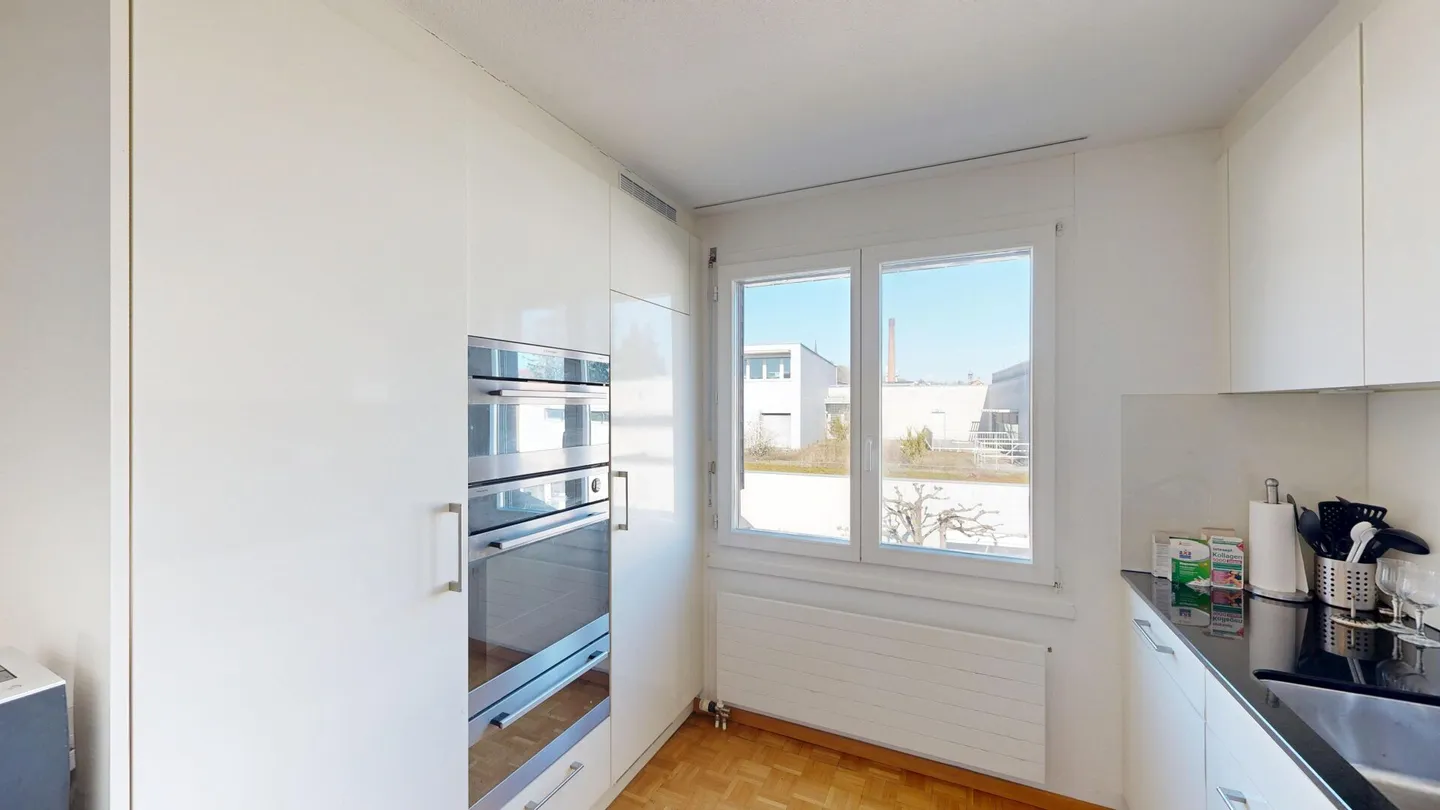 Appartement de rêve lumineux de 4,5 pièces avec terrasse de 112 m², cheminée et ascenseur directement dans l'appartement - Photo 8 sur 31
