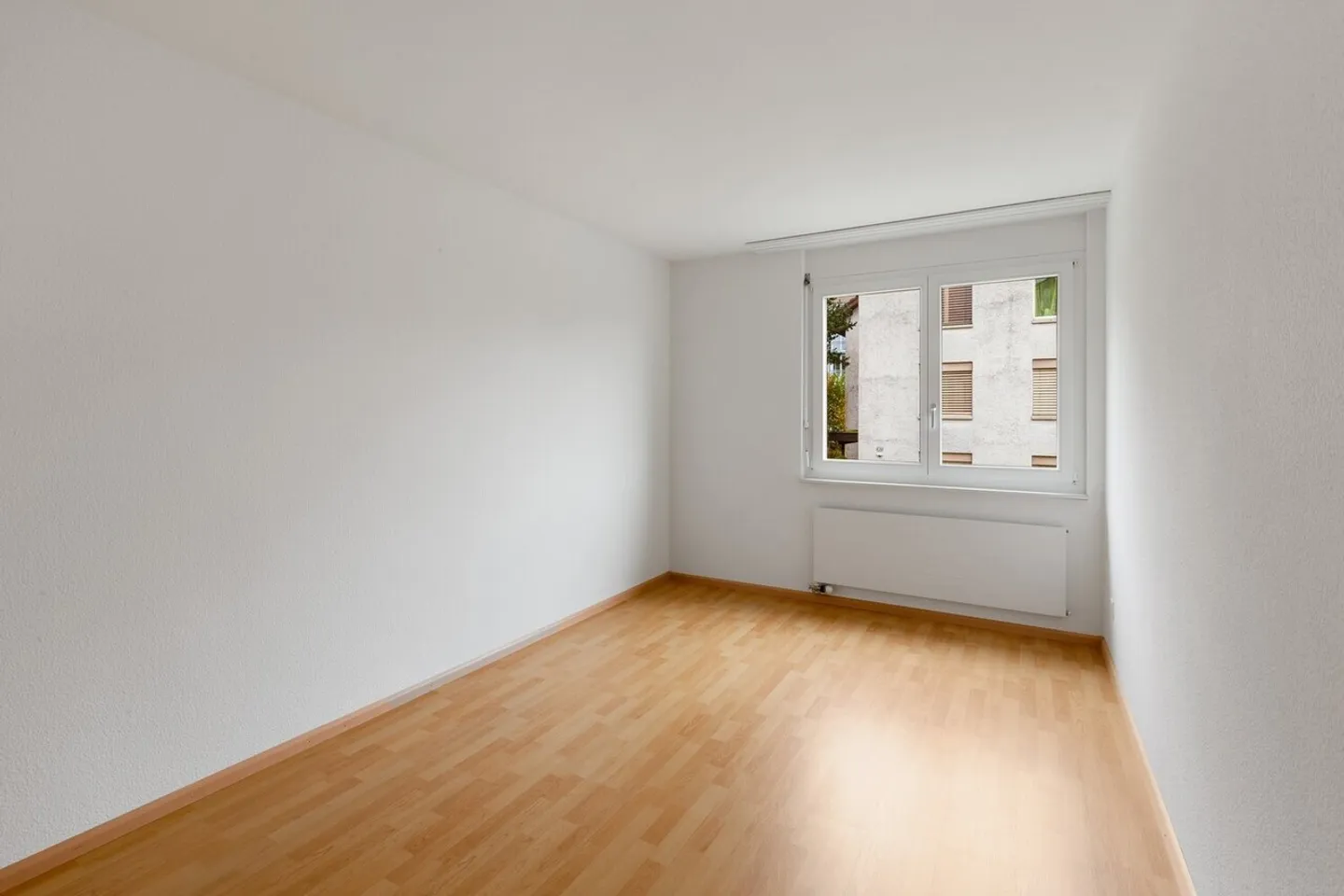 Spacious bright apartment with balcony - centrally located &amp; in greenery - Photo 5 of 10