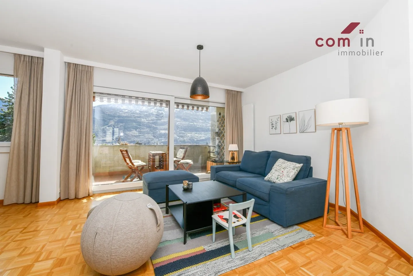 Sion, 5 Rooms, 450 m from the Old Town, Stunning View and Absolute Peace - Photo 2 of 19