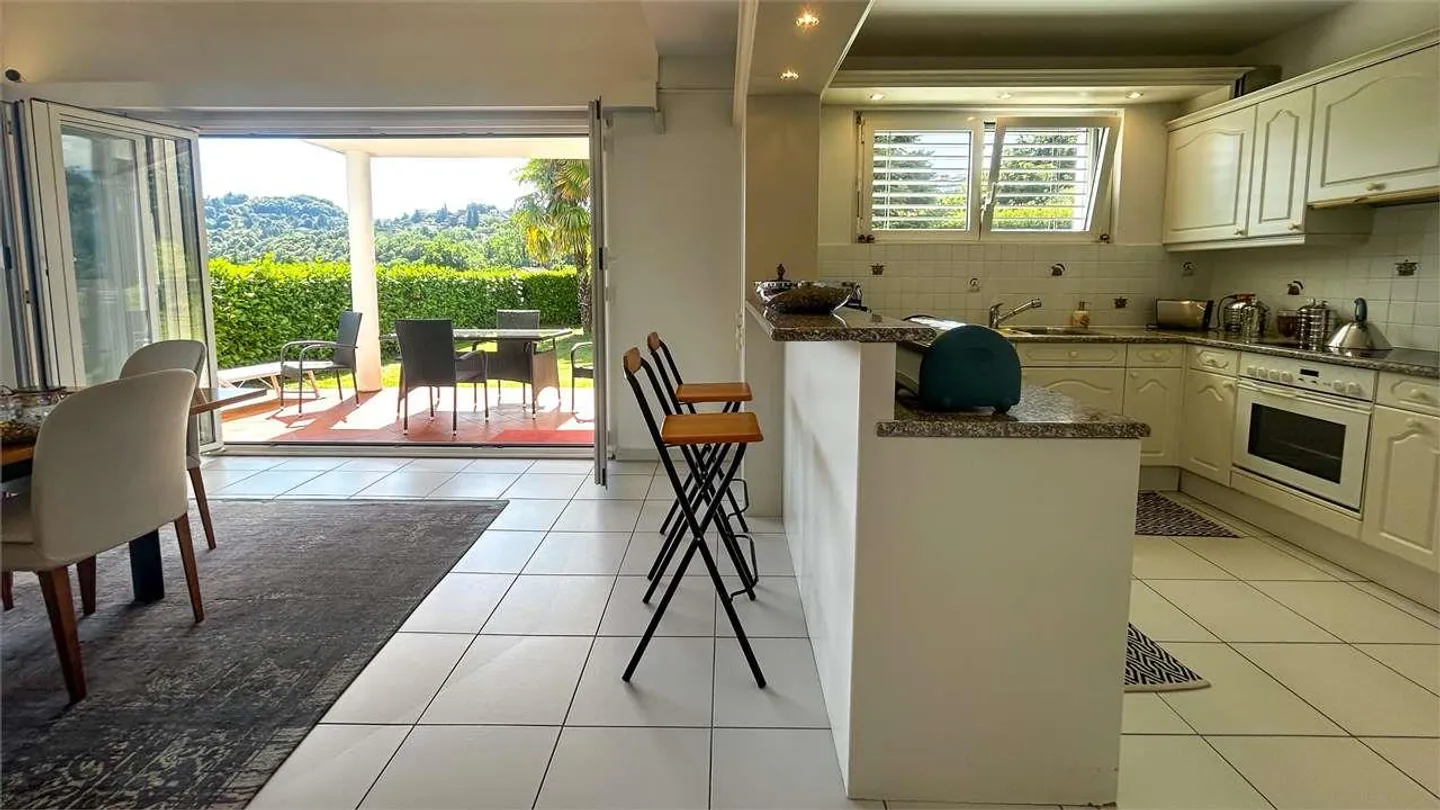 Exklusive Villa mit Garten und offener Aussicht - Foto 4 von 13