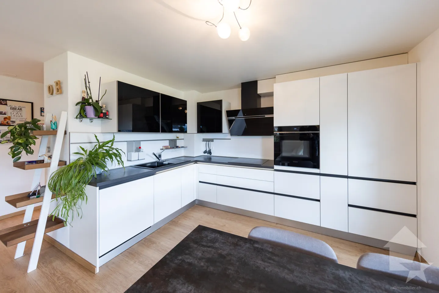 Rez 5,5 Zimmer Terrasse und Garten, Zweitwohnung und Ausländer - Foto 2 von 11