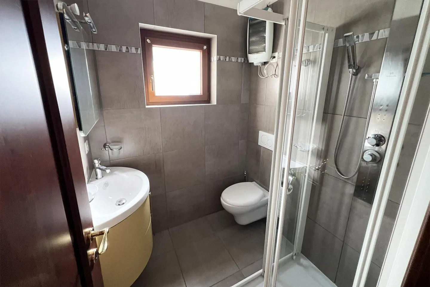 Single-family house with 4.5 rooms and garden in Chiasso - Photo 5 of 12