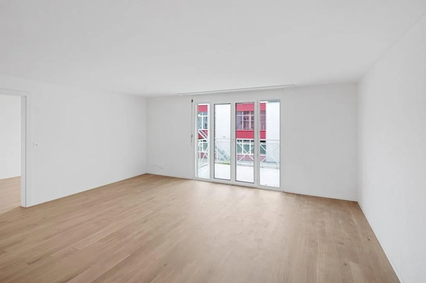 Practical apartment with sunny balcony - Photo 2 of 7