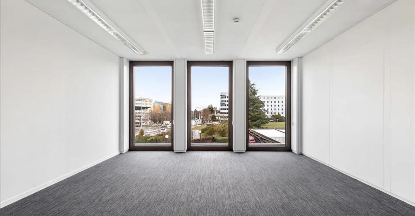 Office space for rent - Photo 6 of 7