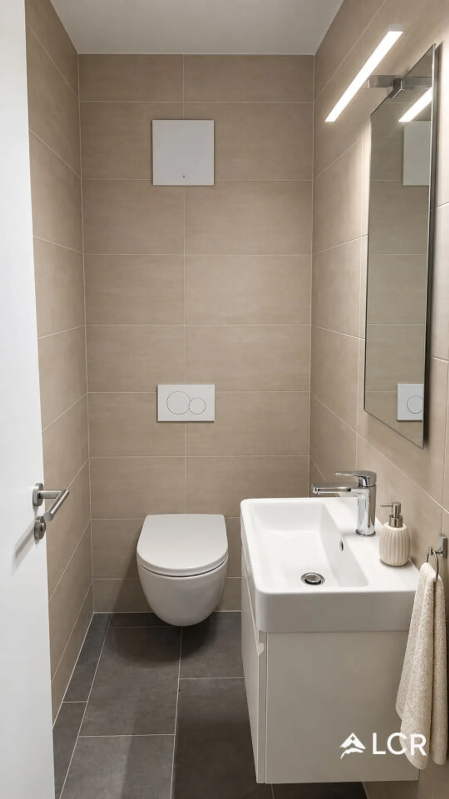 Charming 2-Bedroom Apartment - Photo 6 of 11