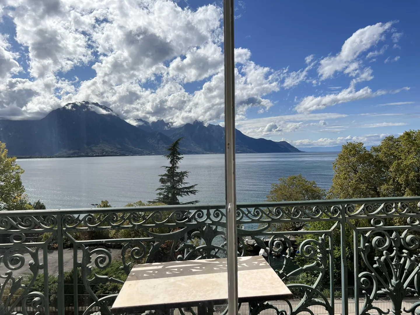 Appartement Charmant avec Vue sur le Lac - Photo 1 sur 6