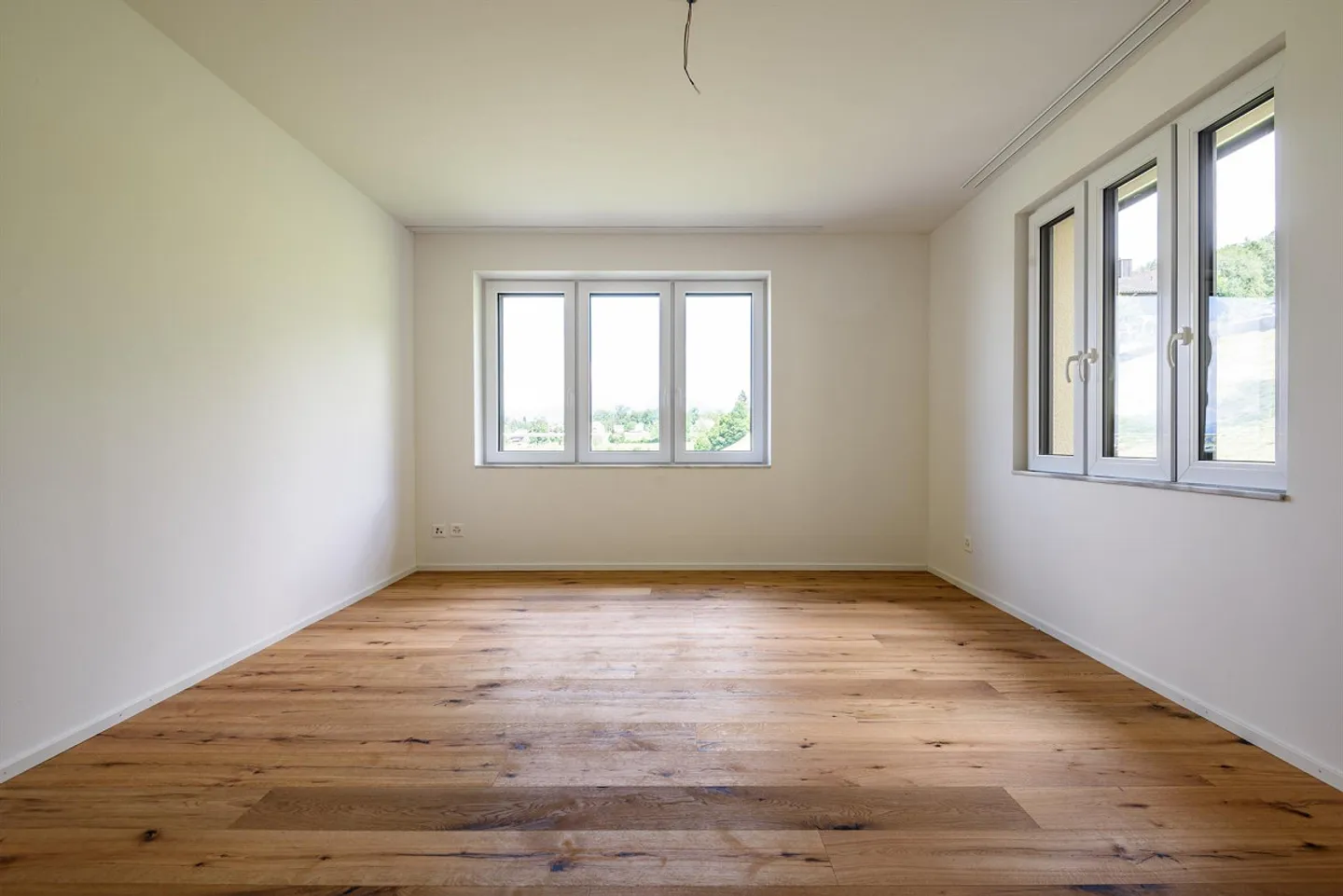 Appartamento al piano terra 3.5 locali ultra moderno in una posizione tranquilla! - Foto 3 di 7