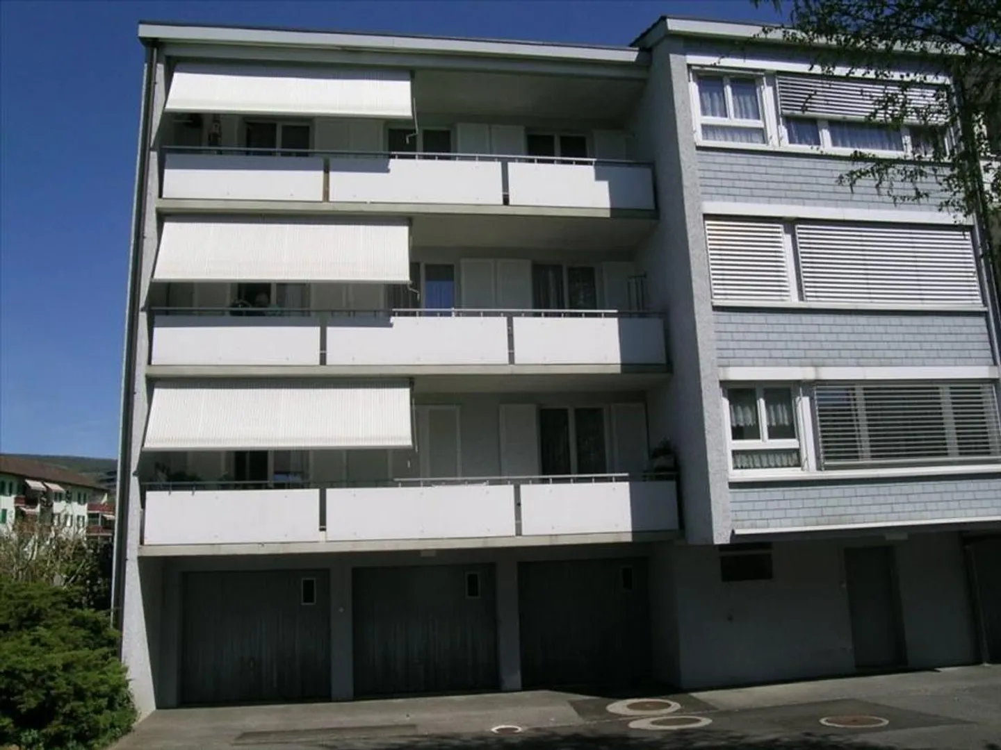 Does your car need a roof over your head? - Photo 1 of 3