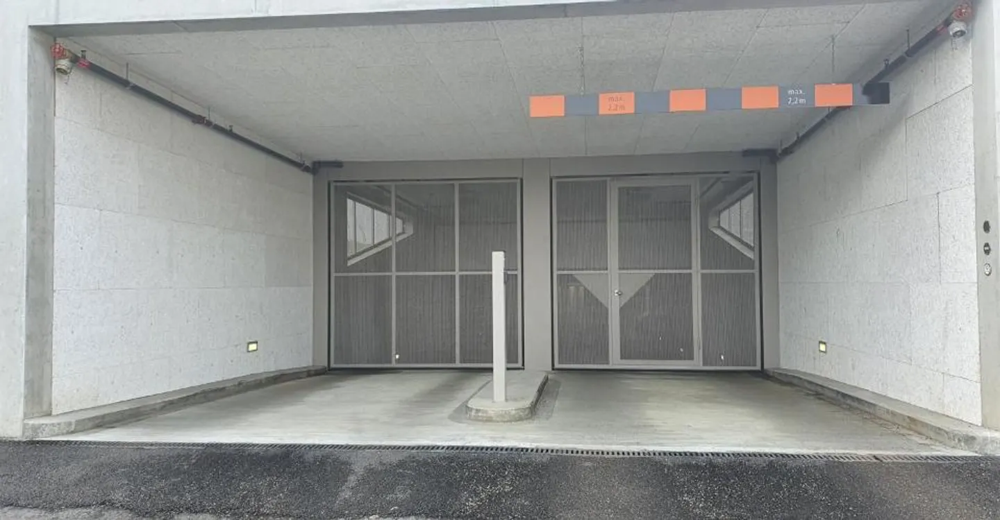 E-Ladestation Parkplatz - Foto 2 von 3