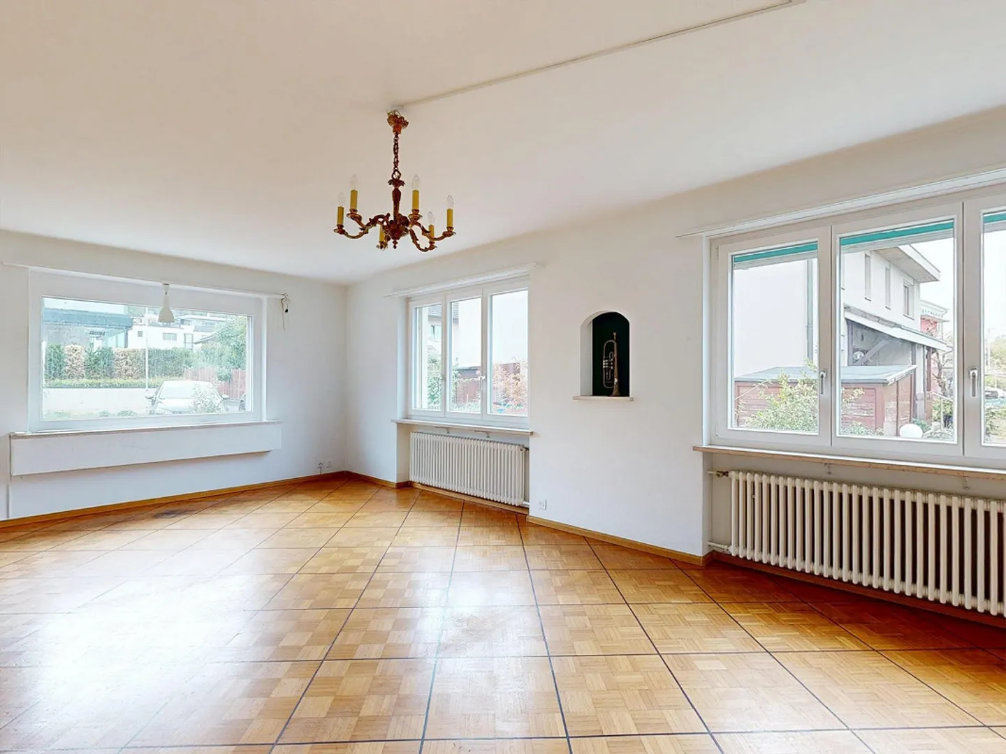 Maison individuelle de 4,5 pièces avec beaucoup de potentiel - Photo 3 sur 14