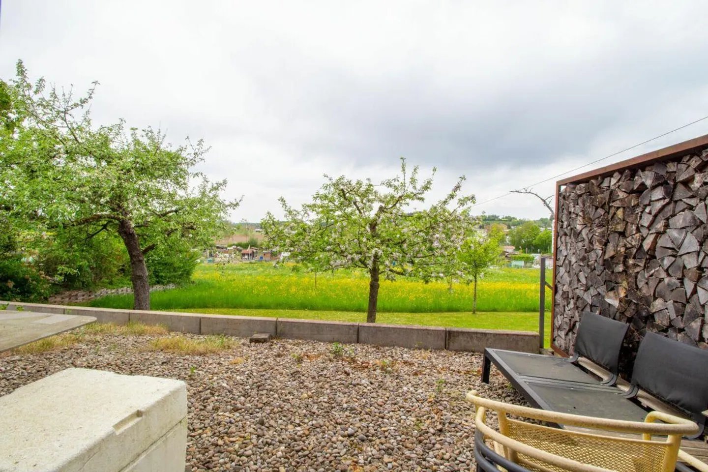 Maison jumelée de 5,5 pièces avec grenier aménagé et vue - Photo 24 sur 27
