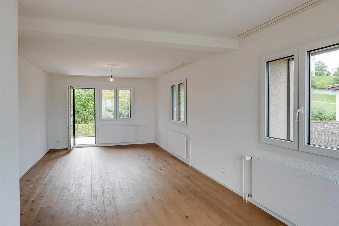 Appartamento 2.5 stanze come nuovo in una posizione tranquilla - Foto 4 di 10