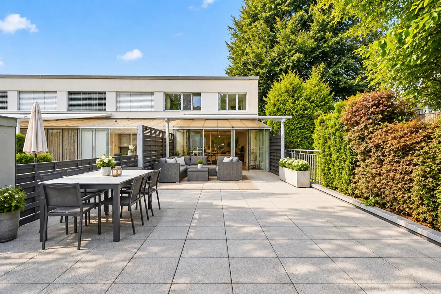 APPARTEMENT MAISONETTE ATTRACTIF AVEC TERRASSE DE 52 M² À WORB - Photo 1 sur 8