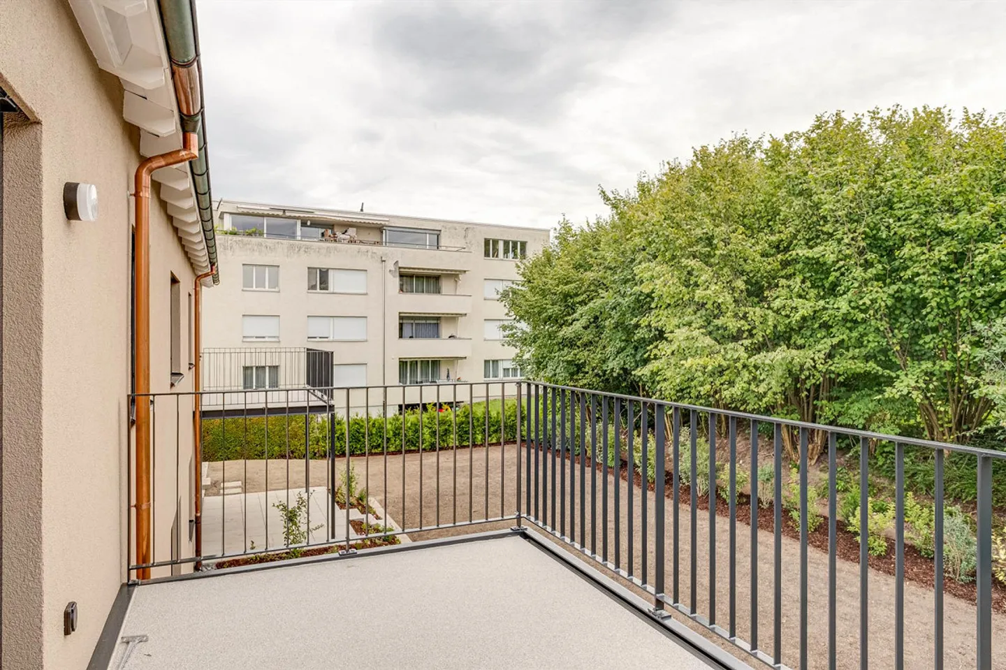 Appartamento 2.5 stanze come nuovo in una posizione tranquilla - Foto 9 di 10