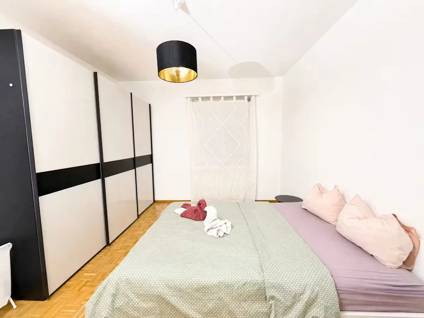 Charming Chalet in Zurich - Photo 8 of 10