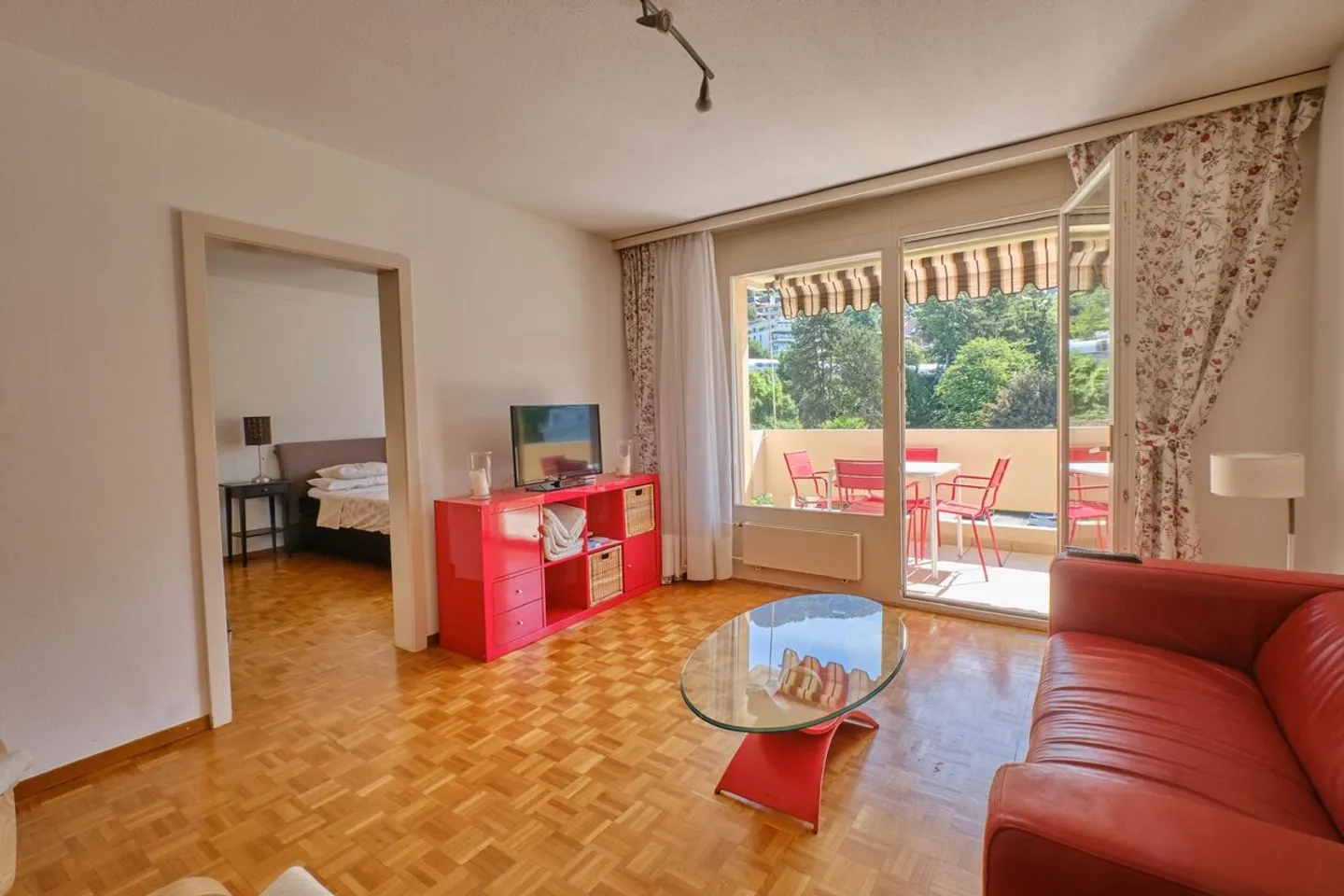 Appartement Spacieux avec Vue Lac - Photo 3 sur 8