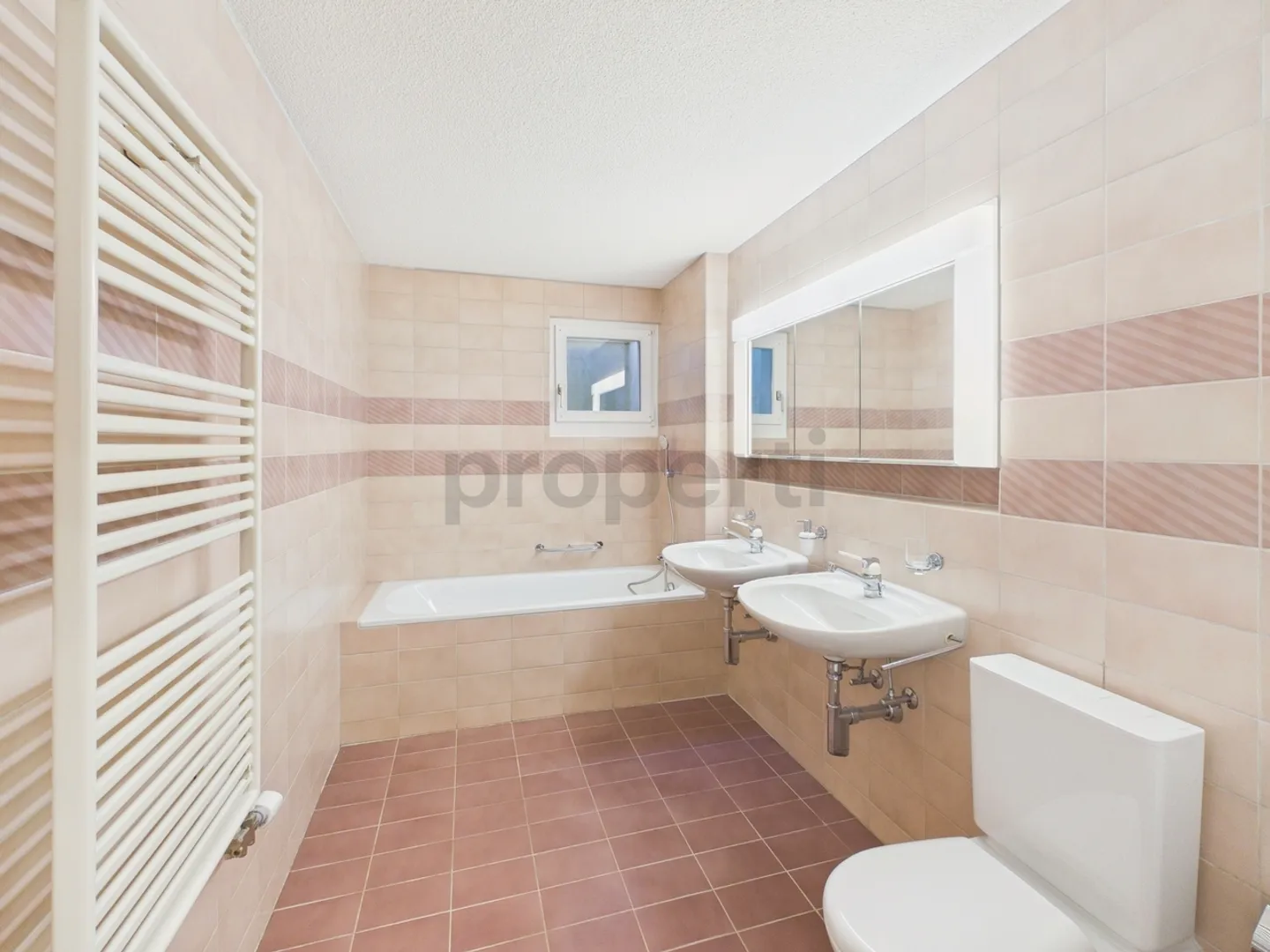 Geräumiges Doppelhaus in ruhiger Lage - Foto 12 von 13