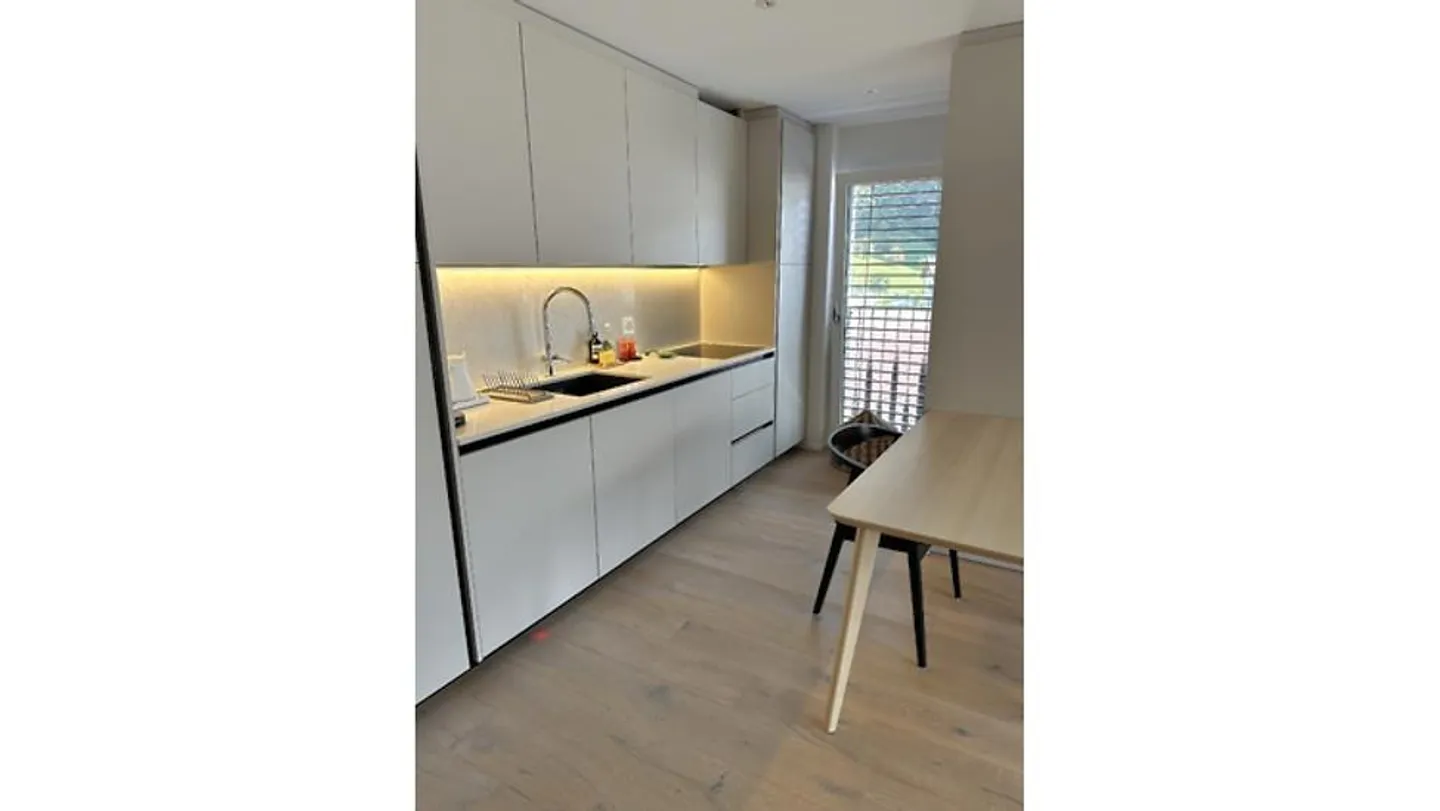 APPARTEMENT 2½ PIÈCES À GERSAU (SZ), MEUBLÉ, TEMPORAIRE - Photo 4 sur 7