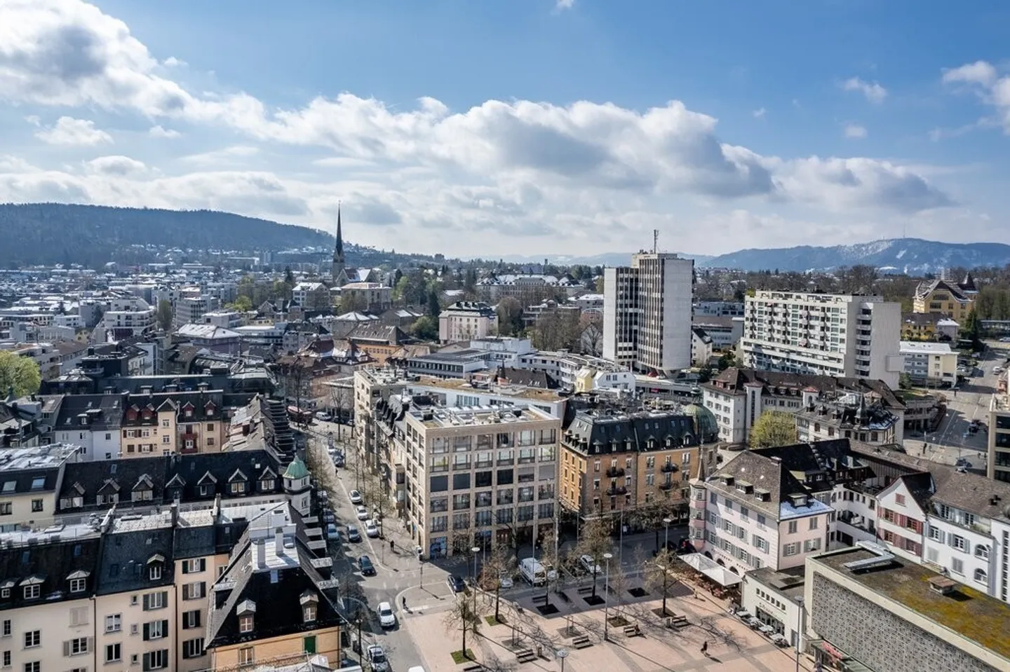 Advertising space directly at the Oerlikon marketplace for rent! - Photo 4 of 4