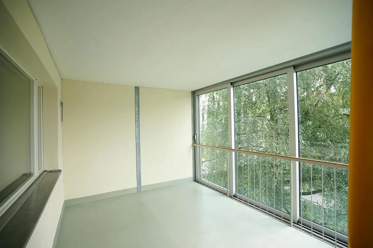 Bella appartamento di 3 stanze con grande veranda vetrata - Foto 3 di 3