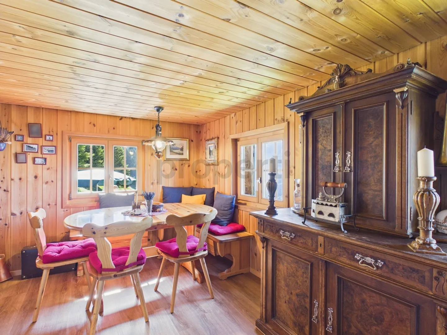 Charming mountain cabin with magnificent mountain views and generous grounds... - Photo 2 of 13