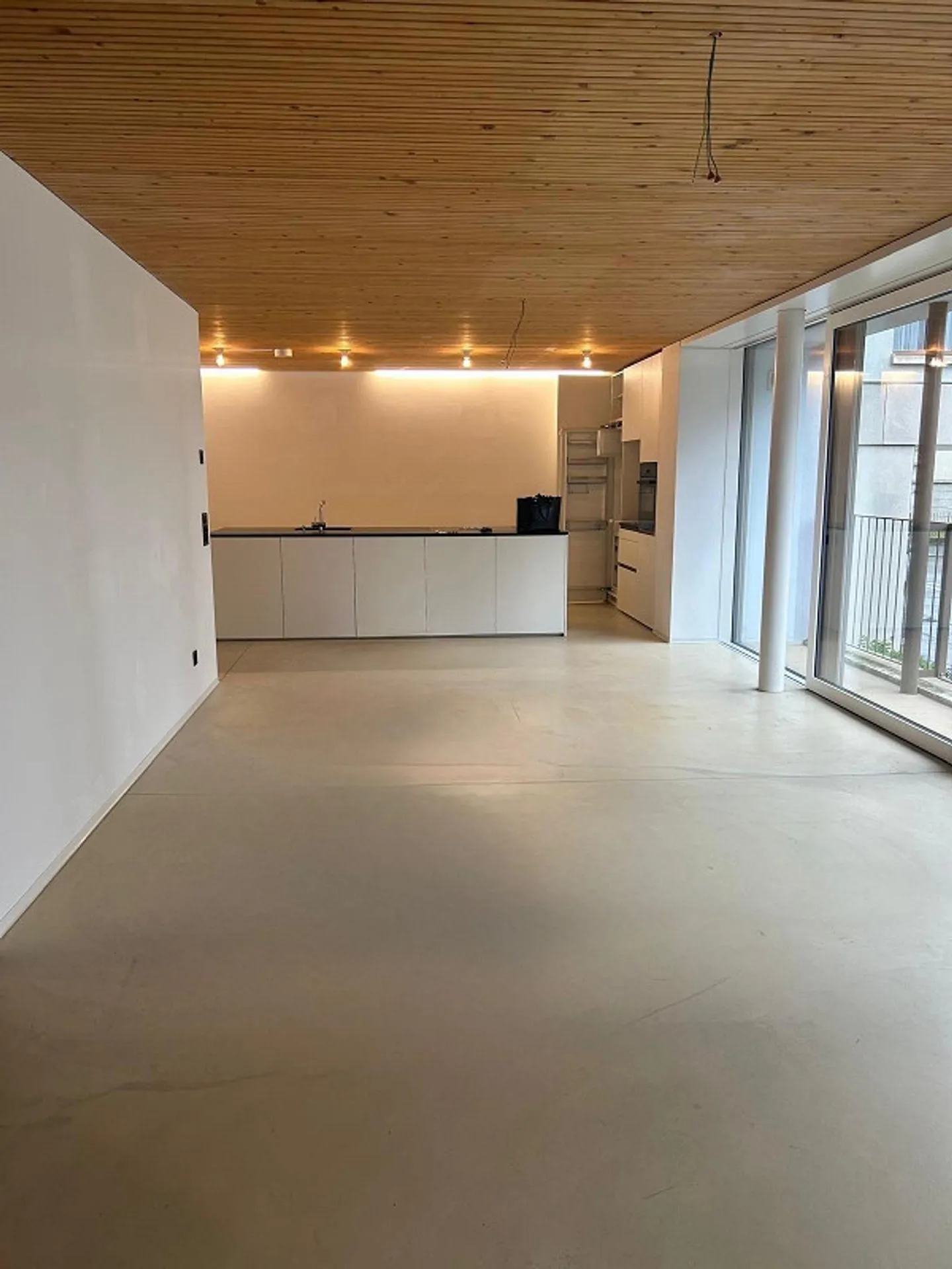 Modern, lake-close 3.5-room apartment - Photo 2 of 7