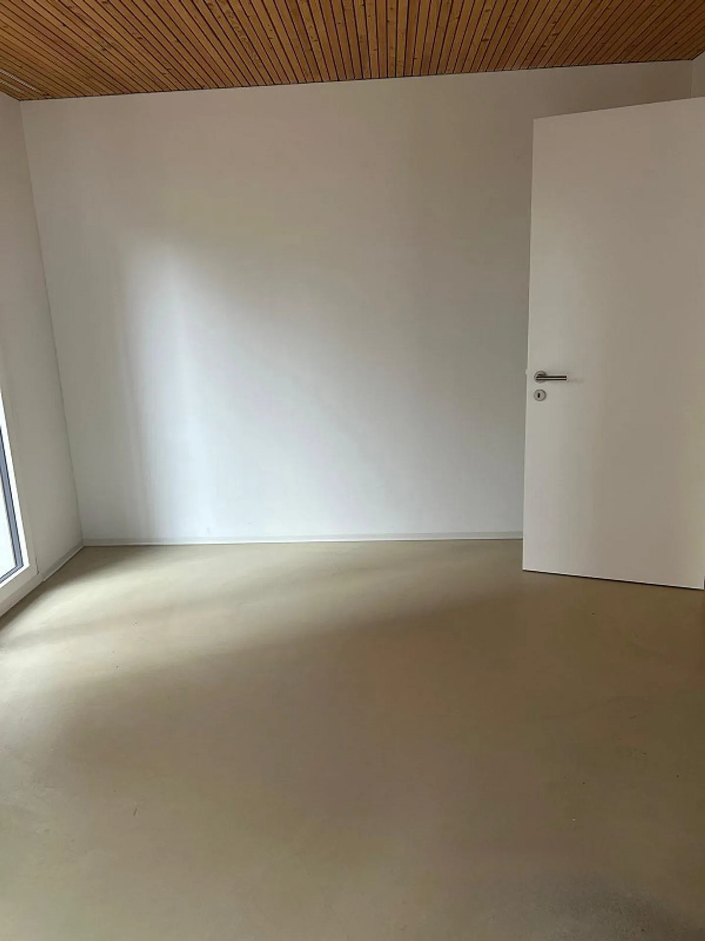 Modern, lake-close 3.5-room apartment - Photo 4 of 7
