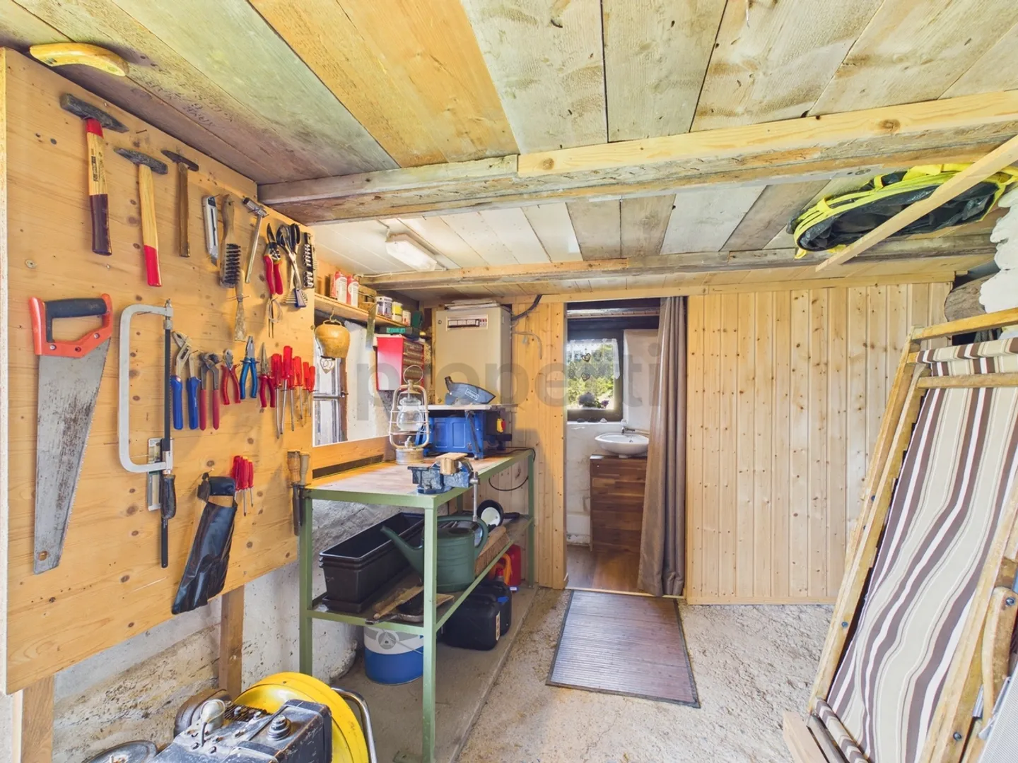 Charming mountain cabin with magnificent mountain views and generous grounds... - Photo 12 of 13