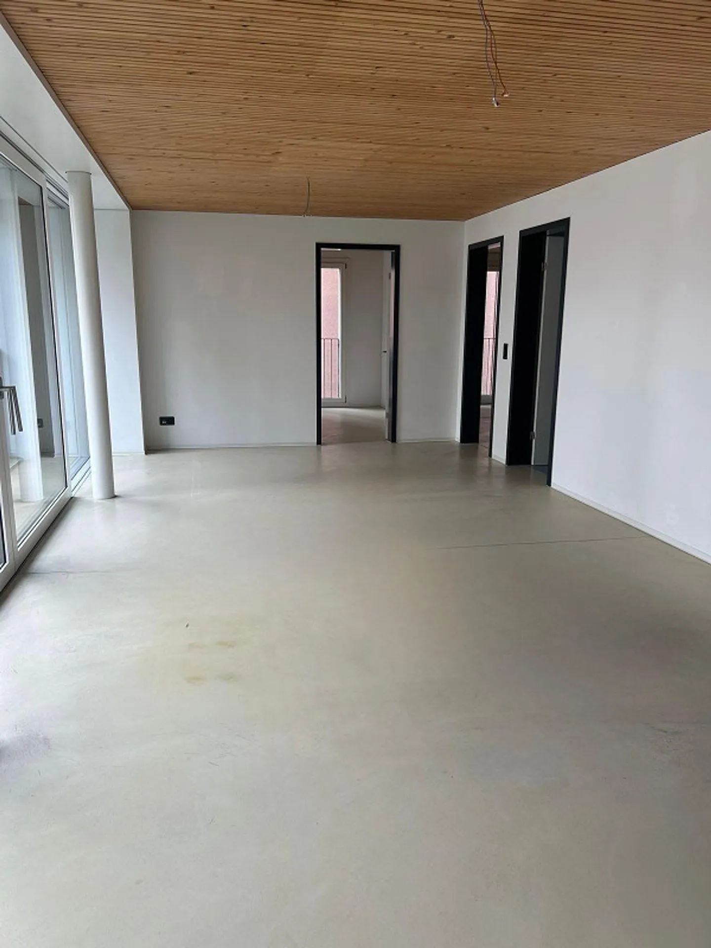 Modern, lake-close 3.5-room apartment - Photo 3 of 7