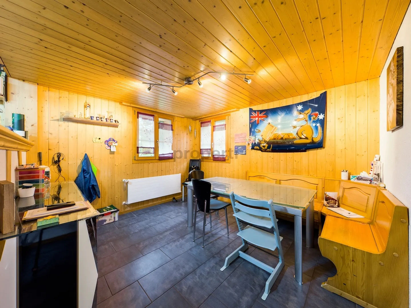 Maisonette spacieuse de 5,5 pièces avec un énorme jardin paradisiaque - Photo 6 sur 13