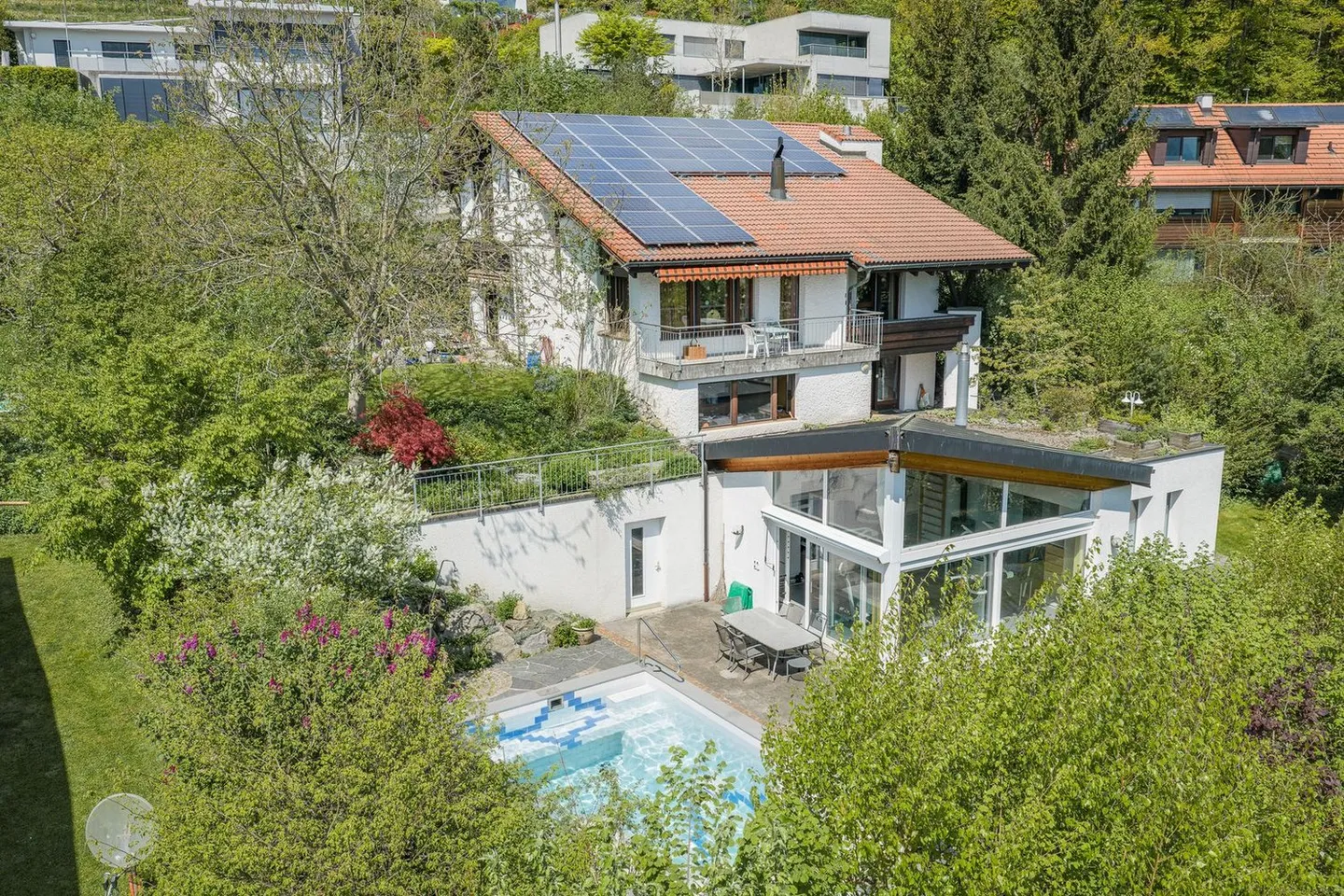 Casa unifamiliare con studio - Foto 2 di 12
