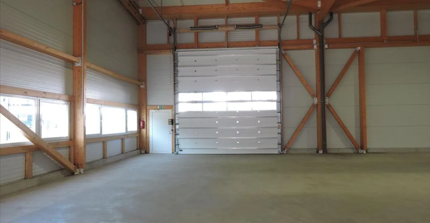 Immeuble mixte à louer - Photo 2 sur 4