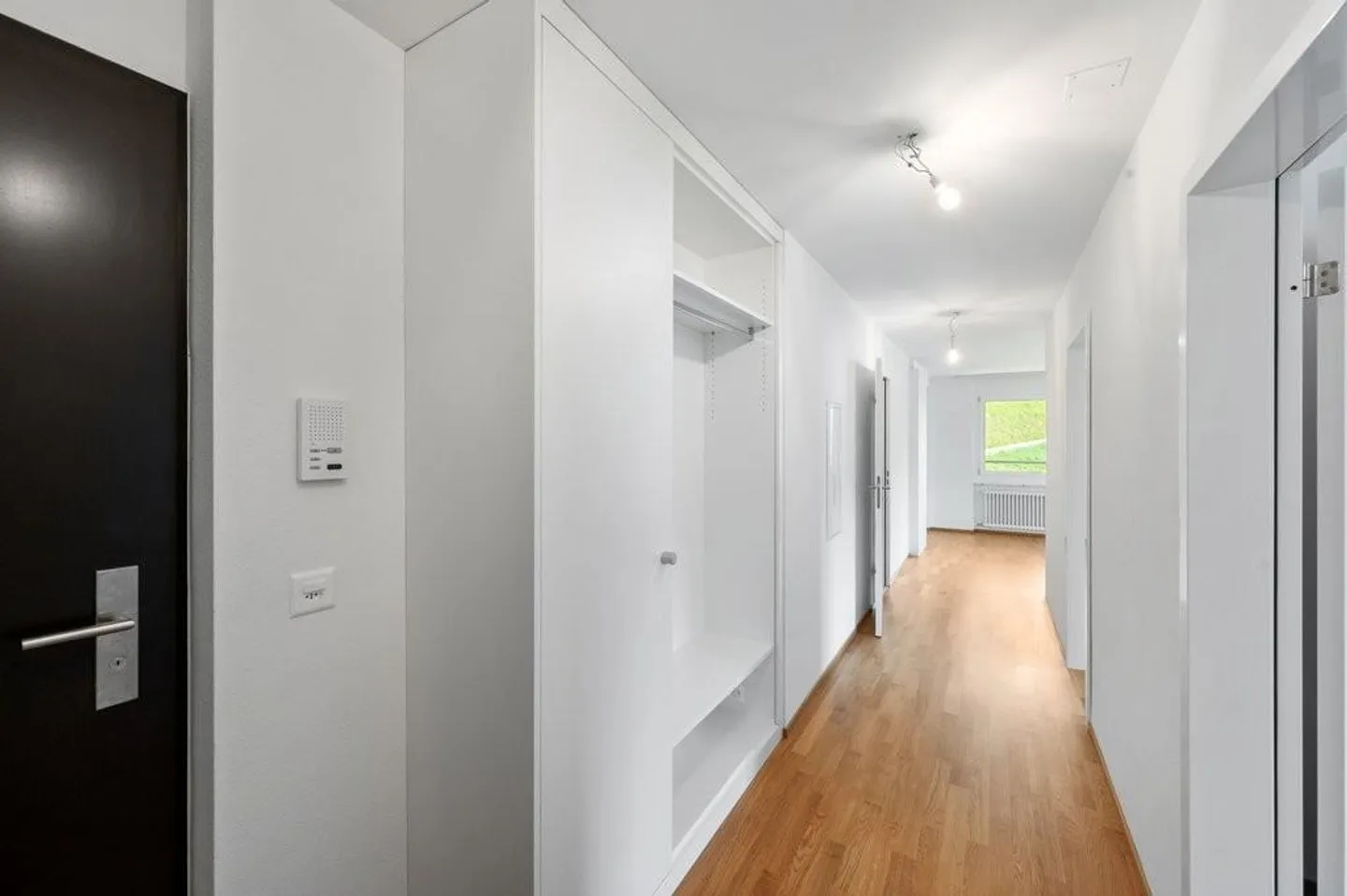 Charming Apartment in Green Area - Photo 7 of 12