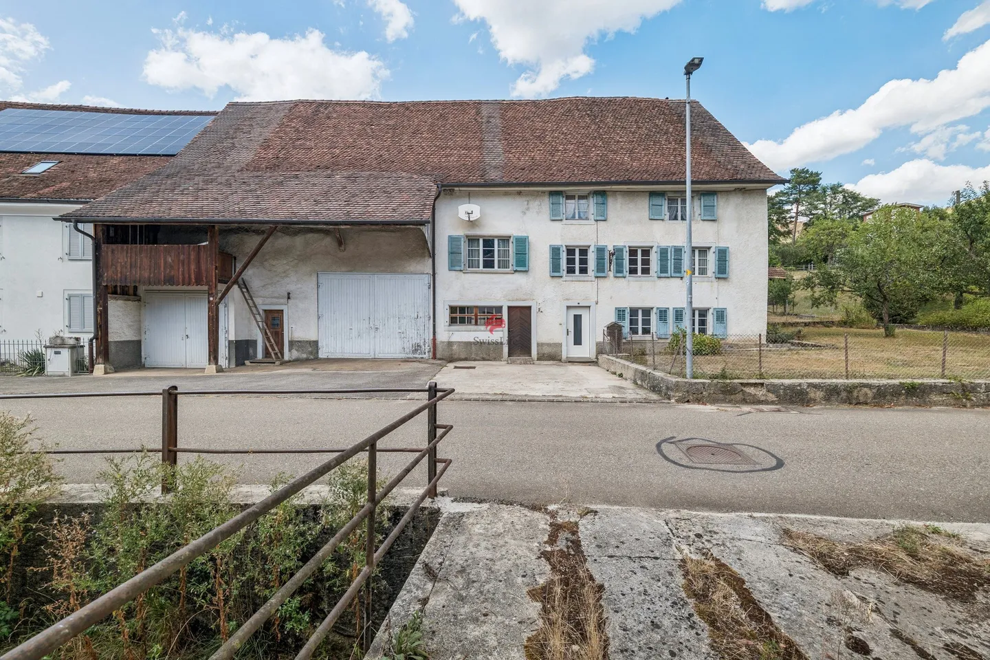 Charmante ferme avec potentiel au centre du village - Photo 1 sur 5