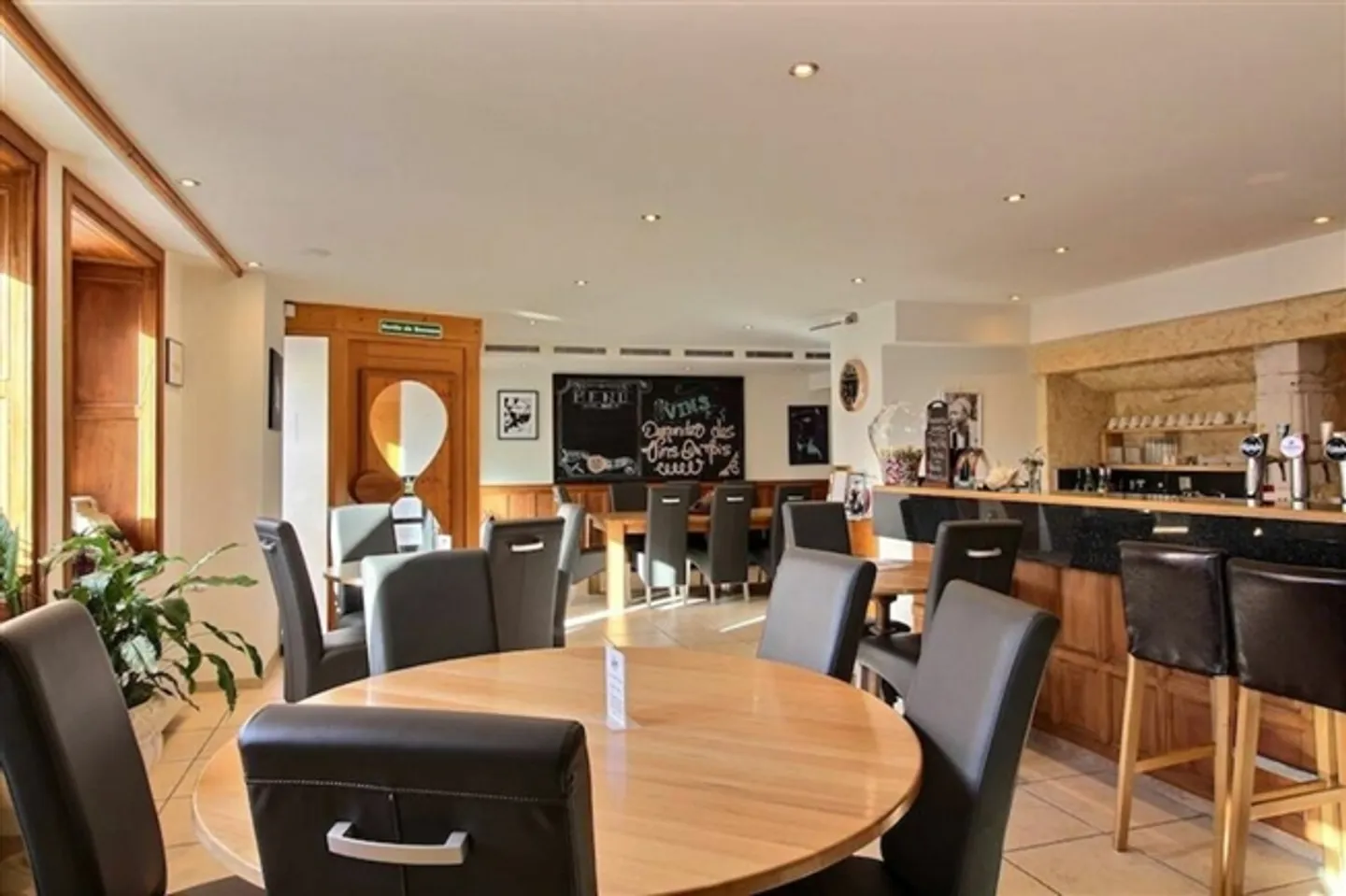 Restaurant 380 m2 in Le Sentier - Photo 7 of 13