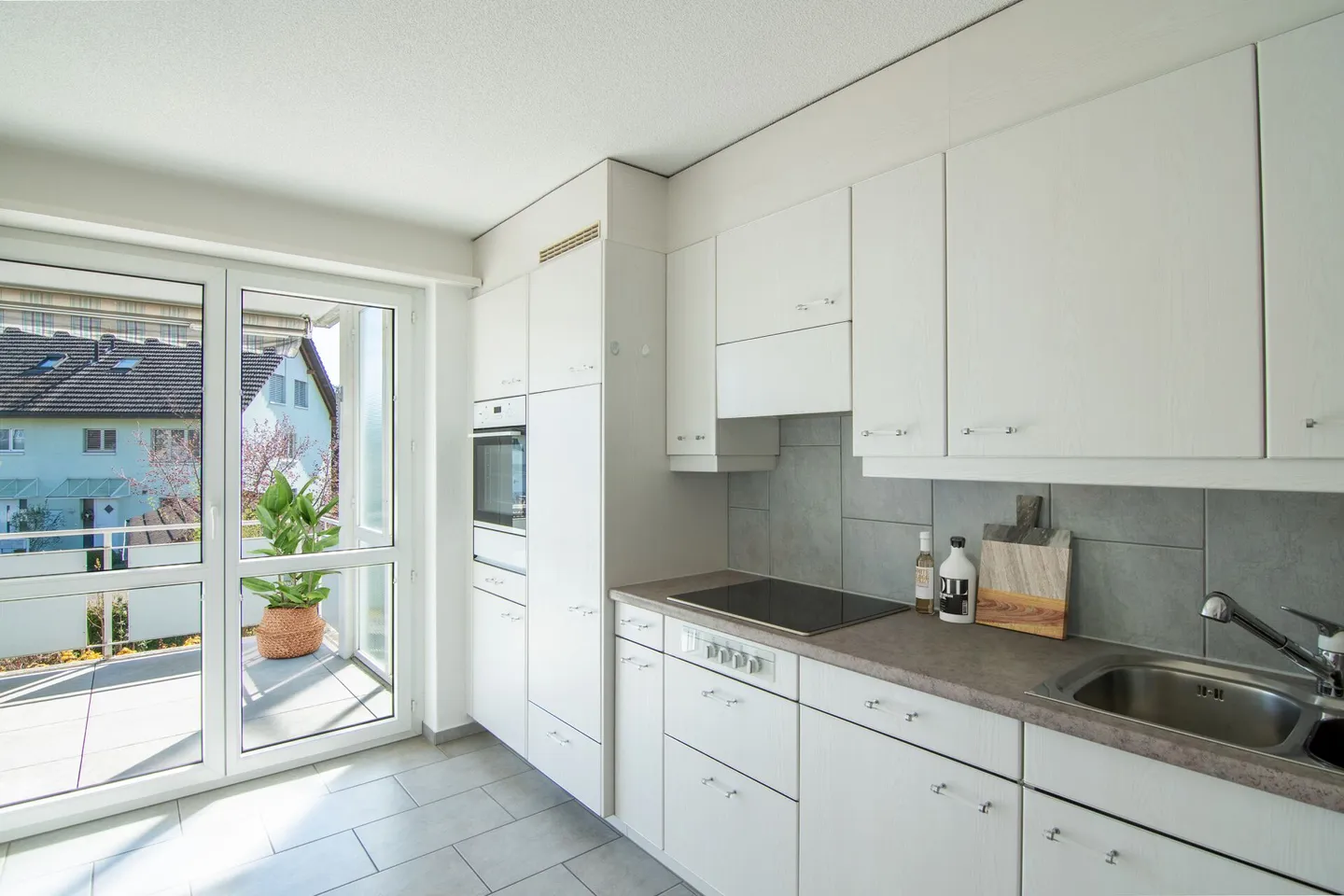 Appartement lumineux et accessible de 3,5 pièces avec balcon sud et place de parking souterrain privée ! - Photo 7 sur 22