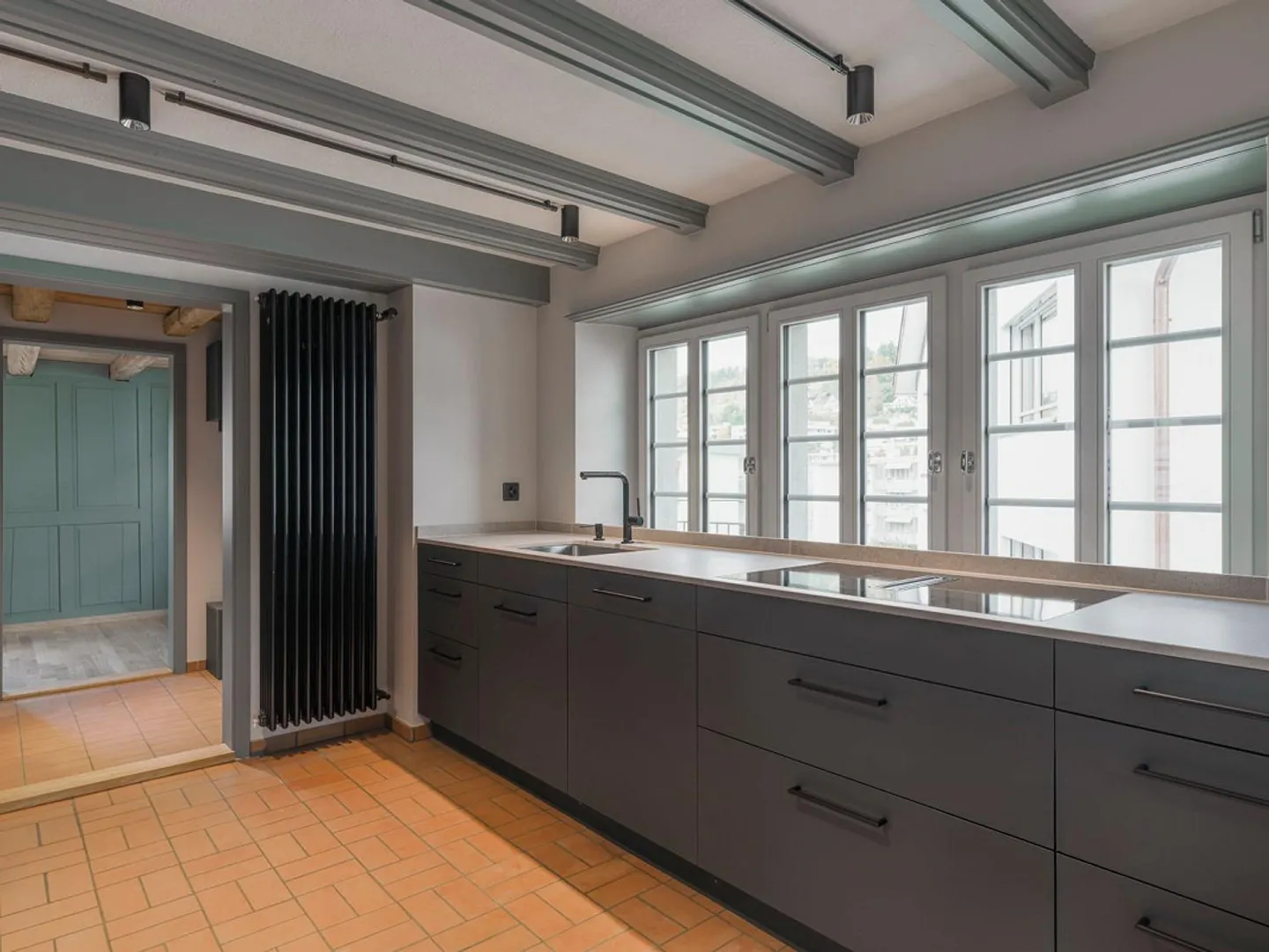First occupancy: Completely renovated 5-room apartments in a historic winegrower's house - Photo 3 of 13
