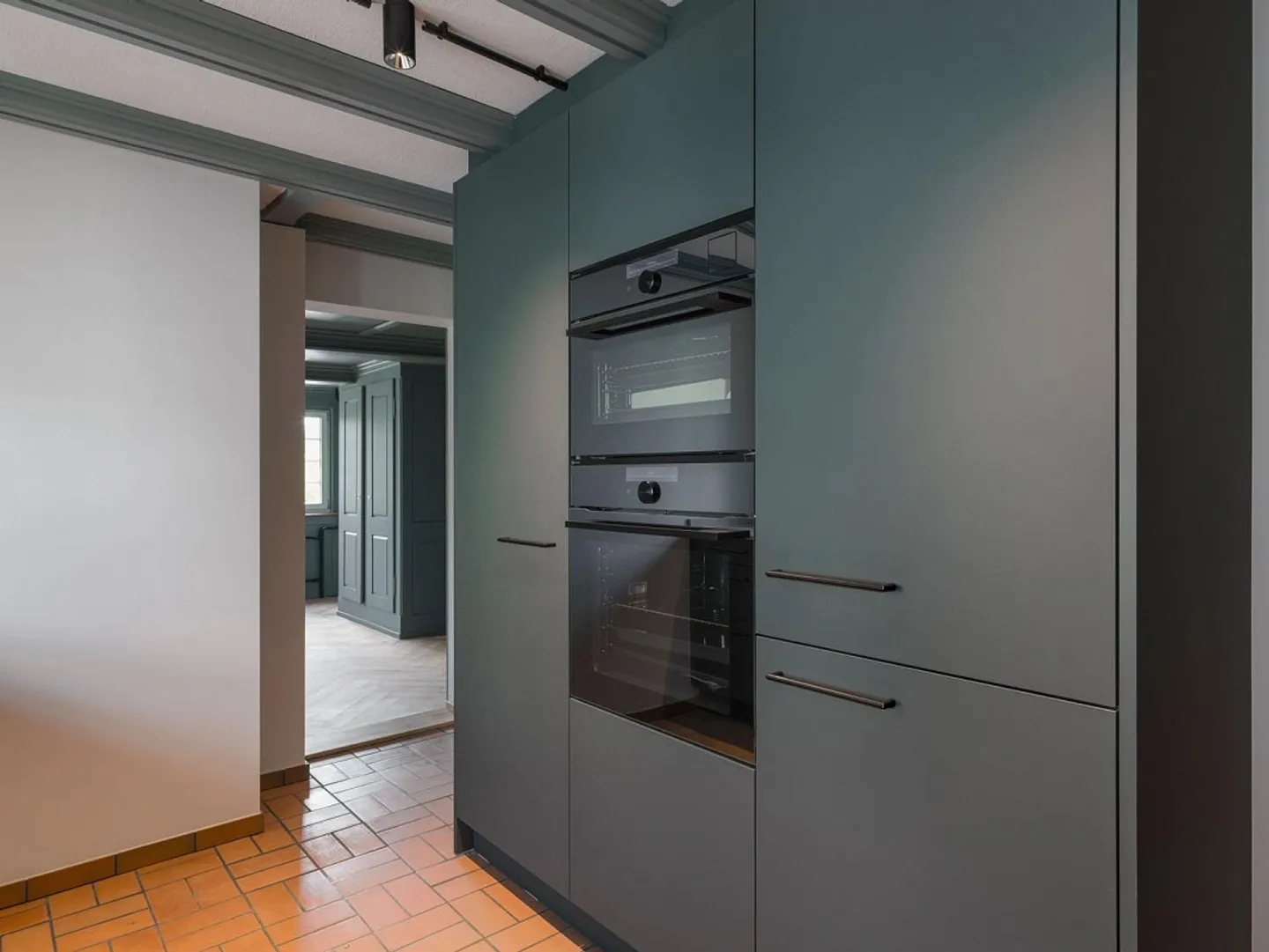 First occupancy: Completely renovated 5-room apartments in a historic winegrower's house - Photo 4 of 13