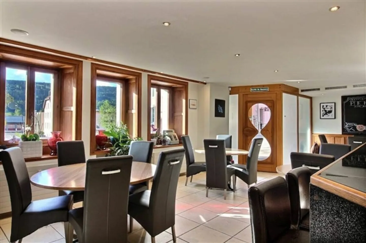 Restaurant 380 m2 in Le Sentier - Photo 8 of 13